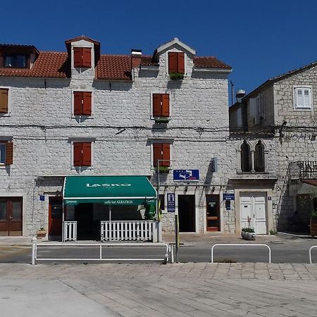 Apartments Riva Trogir Exterior foto