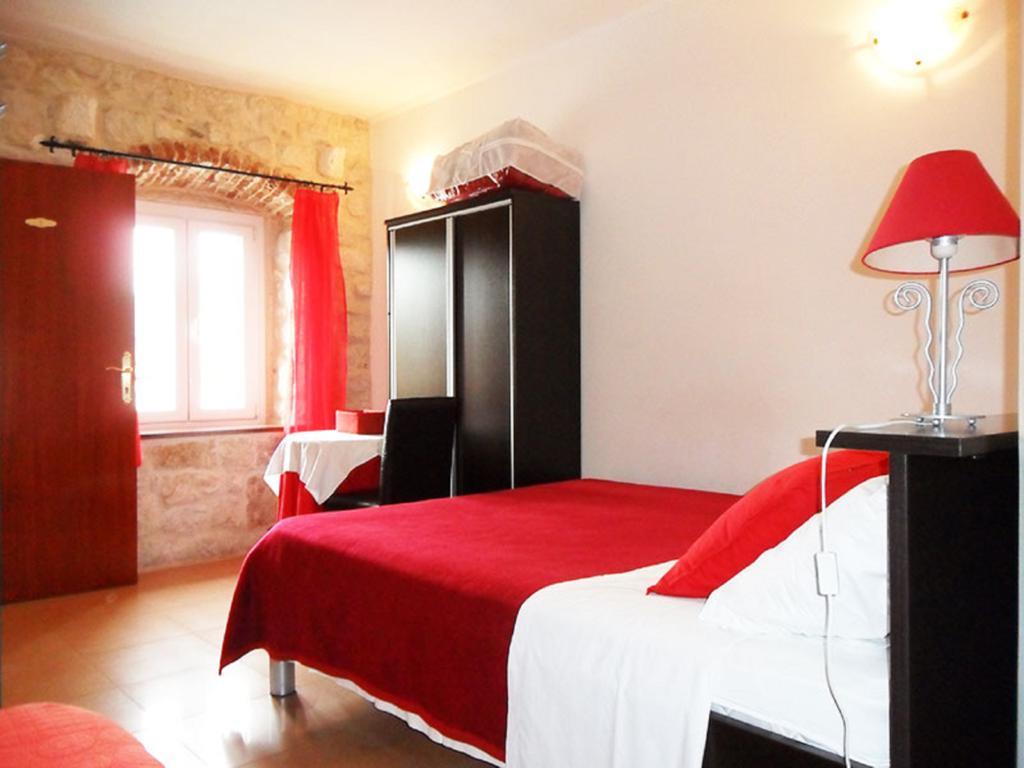 Apartments Riva Trogir Quarto foto