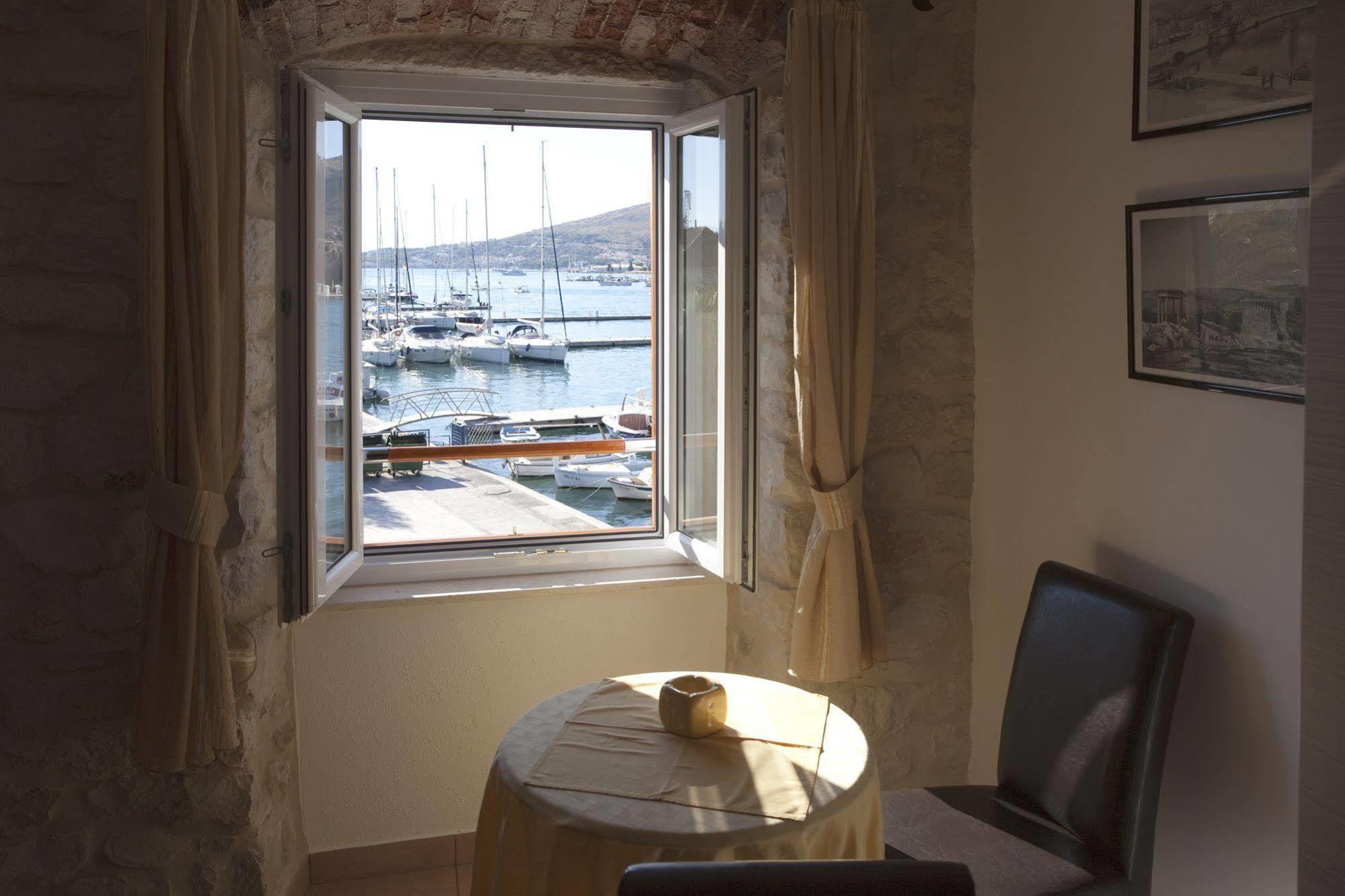 Apartments Riva Trogir Exterior foto